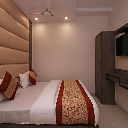 OYO 11593 Hotel Aman Guest House Neu-Delhi Exterior foto