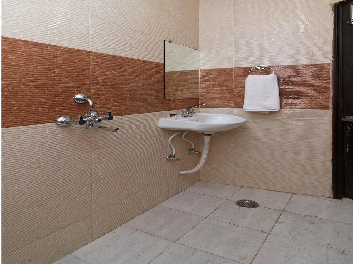 OYO 11593 Hotel Aman Guest House Neu-Delhi Exterior foto